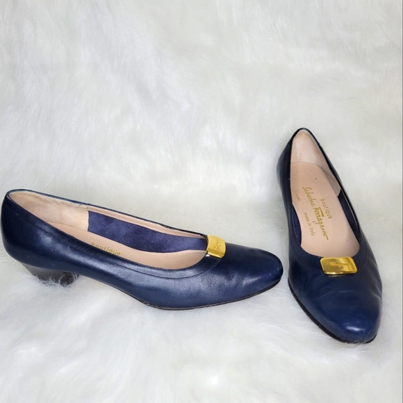 Salvatore Ferragamo Shoes - Vintage Authentic Salvatore Ferragamo Navy Blue Pumps Size: 7.5